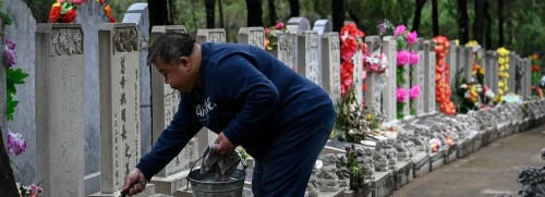 Корейские памятники на могилу в станице Ленинградской, фото, цена